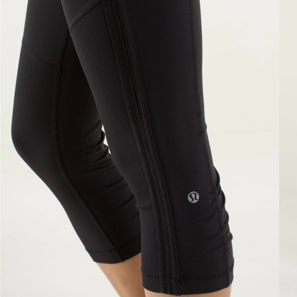 Lululemon Race with Grace Black Crop Legging Capri Women’s size 2 - Picture 13 of 15